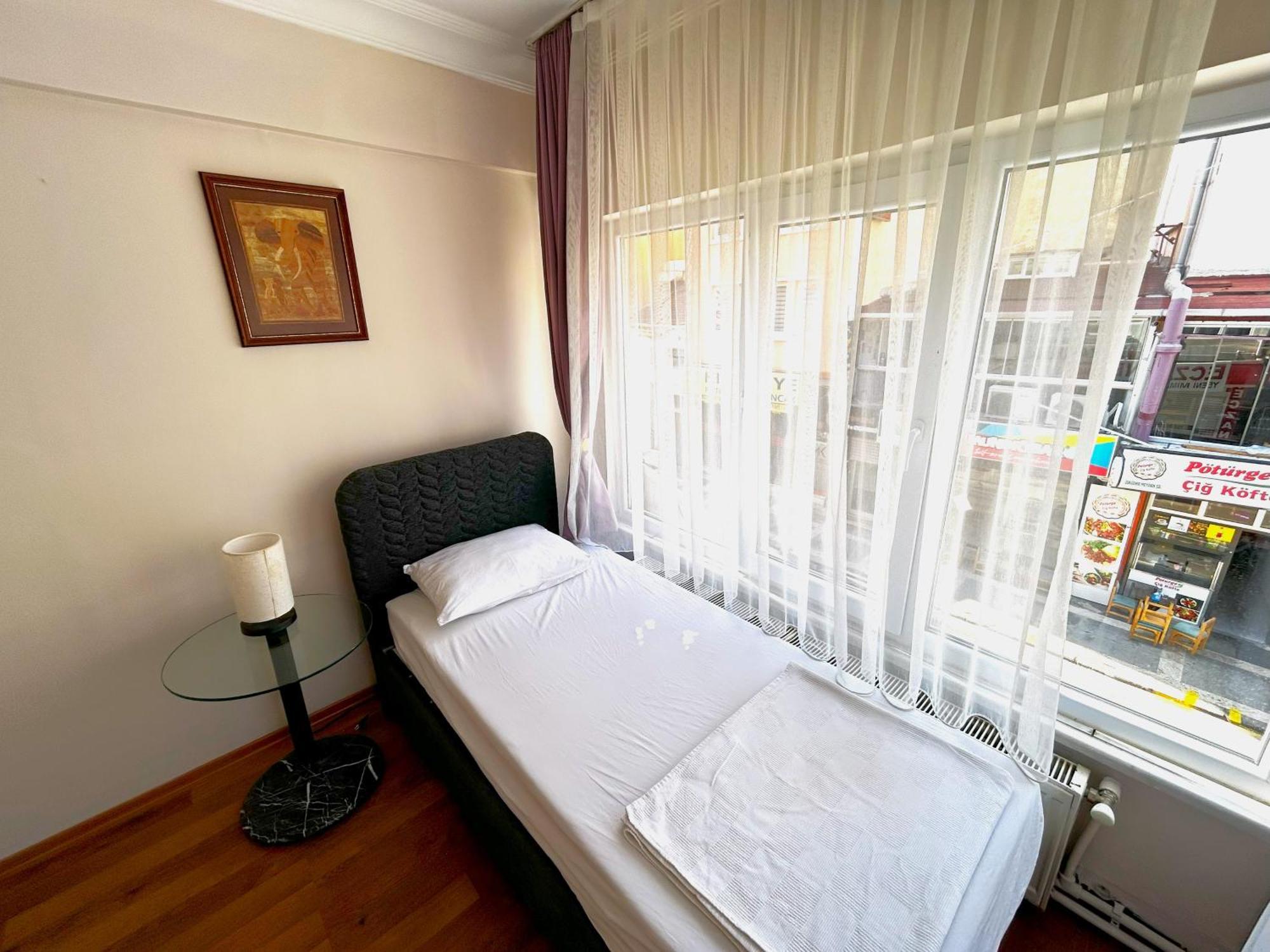 Meydan Pansiyon Uskudar Hotell Istanbul Eksteriør bilde